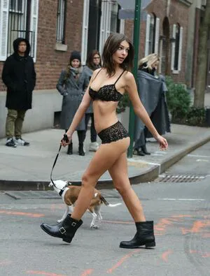 Emily Ratajkowski OnlyFans Leaked Free Thumbnail Picture - #3t7JUtxSKy