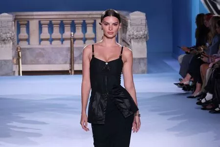 Emily Ratajkowski OnlyFans Leaked Free Thumbnail Picture - #45tBAxhage