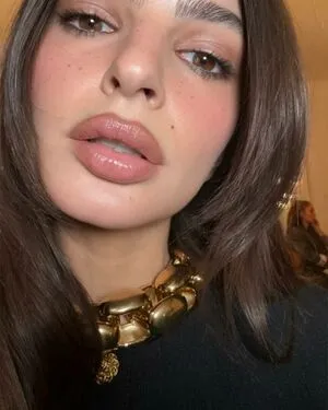 Emily Ratajkowski OnlyFans Leaked Free Thumbnail Picture - #469cn1qNVw