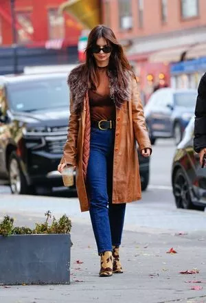 Emily Ratajkowski OnlyFans Leaked Free Thumbnail Picture - #4EpzTtsRRv