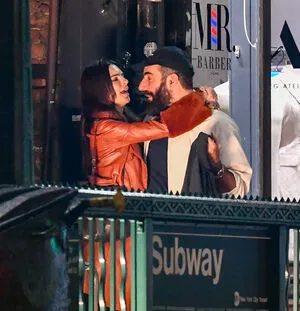 Emily Ratajkowski OnlyFans Leaked Free Thumbnail Picture - #4SmSTI55Qz