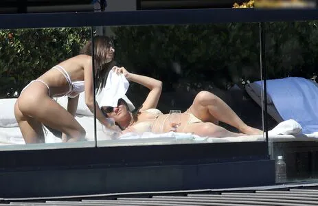 Emily Ratajkowski OnlyFans Leaked Free Thumbnail Picture - #4TxaPhBdUJ