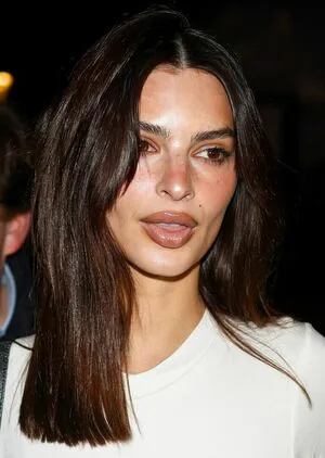 Emily Ratajkowski OnlyFans Leaked Free Thumbnail Picture - #4YIKKj4VM2