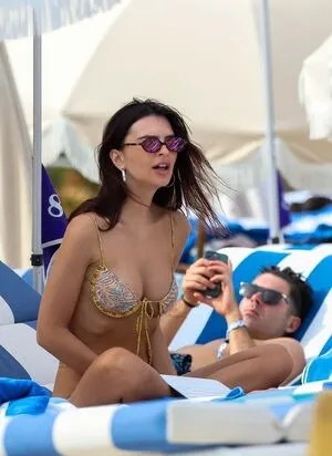 Emily Ratajkowski OnlyFans Leaked Free Thumbnail Picture - #4fQRmqrAau