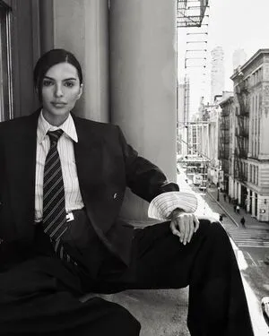 Emily Ratajkowski OnlyFans Leaked Free Thumbnail Picture - #4qQPV1lyB5