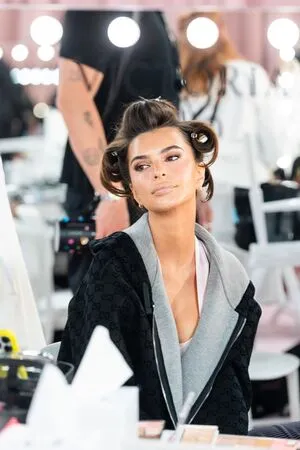 Emily Ratajkowski OnlyFans Leaked Free Thumbnail Picture - #4rg9ib8f5U