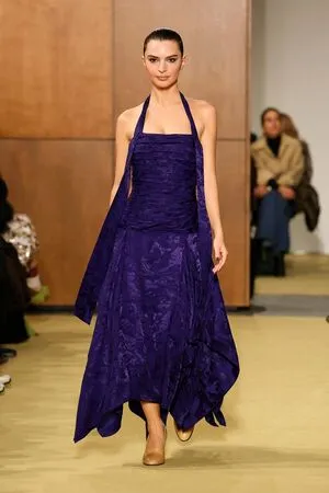 Emily Ratajkowski OnlyFans Leaked Free Thumbnail Picture - #4stFRG0Hr5