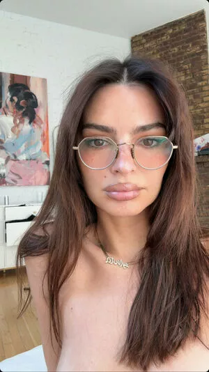 Emily Ratajkowski OnlyFans Leaked Free Thumbnail Picture - #4tiSnaUq2R