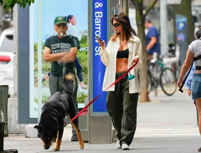 Emily Ratajkowski OnlyFans Leaked Free Thumbnail Picture - #51s7NXmozt