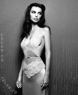 Emily Ratajkowski OnlyFans Leaked Free Thumbnail Picture - #529vSRcy9R