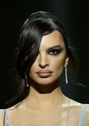 Emily Ratajkowski OnlyFans Leaked Free Thumbnail Picture - #53ofFOZ6ft