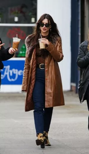 Emily Ratajkowski OnlyFans Leaked Free Thumbnail Picture - #559Zk0ylIP