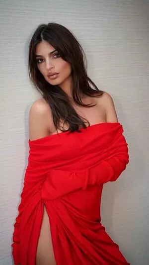 Emily Ratajkowski OnlyFans Leaked Free Thumbnail Picture - #5BhKe8VWrz