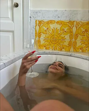Emily Ratajkowski OnlyFans Leaked Free Thumbnail Picture - #5ColWF2zFn