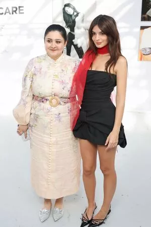 Emily Ratajkowski OnlyFans Leaked Free Thumbnail Picture - #5WmLib1h6w