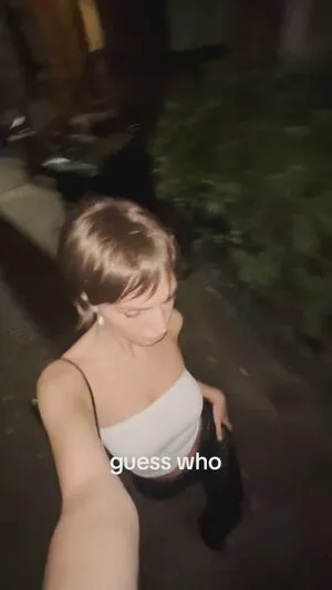 Emily Ratajkowski OnlyFans Leaked Free Thumbnail Picture - #6Bz7xFjNMi