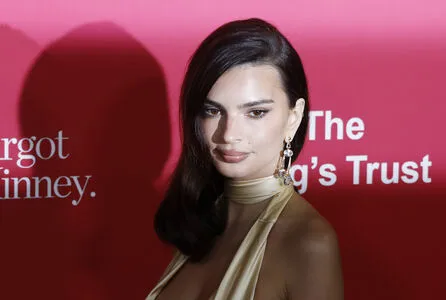 Emily Ratajkowski OnlyFans Leaked Free Thumbnail Picture - #6EHDgC47jC