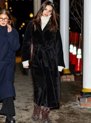 Emily Ratajkowski OnlyFans Leaked Free Thumbnail Picture - #6EasYtSzUJ