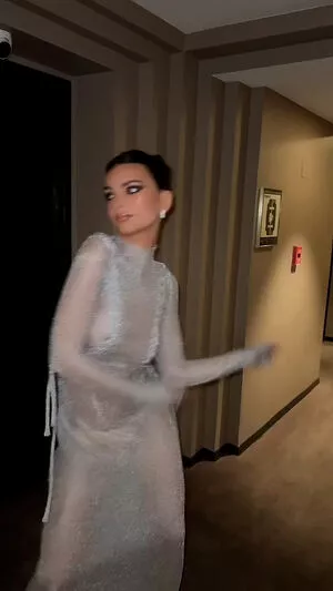 Emily Ratajkowski OnlyFans Leaked Free Thumbnail Picture - #6TS5vlO0hB