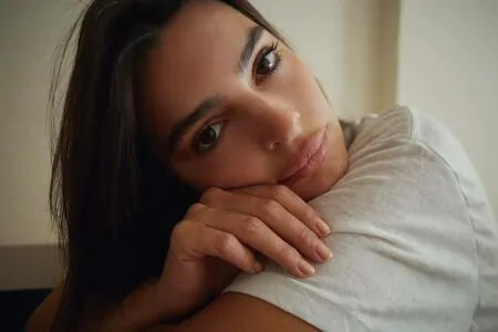 Emily Ratajkowski OnlyFans Leaked Free Thumbnail Picture - #6Xr91uMBUz