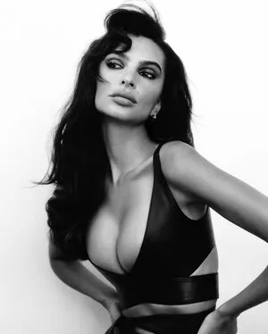 Emily Ratajkowski OnlyFans Leaked Free Thumbnail Picture - #77a2QTPVNP