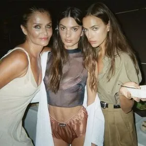 Emily Ratajkowski OnlyFans Leaked Free Thumbnail Picture - #7H95ICaN1L