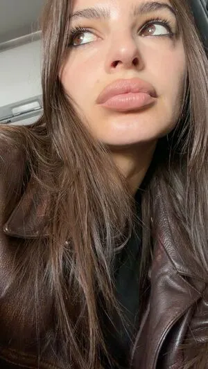 Emily Ratajkowski OnlyFans Leaked Free Thumbnail Picture - #7dQVnc65Db