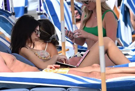 Emily Ratajkowski OnlyFans Leaked Free Thumbnail Picture - #7ixiPCj0tC