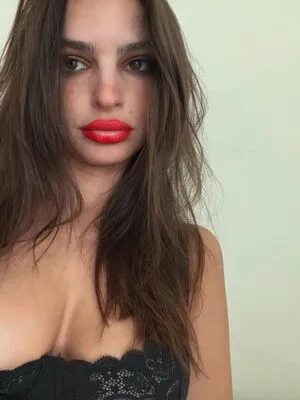 Emily Ratajkowski OnlyFans Leaked Free Thumbnail Picture - #7oQWY4SqdT
