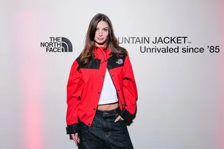 Emily Ratajkowski OnlyFans Leaked Free Thumbnail Picture - #7oiVEplTMZ