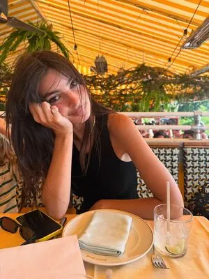 Emily Ratajkowski OnlyFans Leaked Free Thumbnail Picture - #7xcNwKgylE