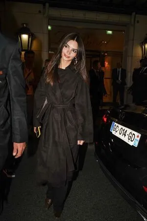 Emily Ratajkowski OnlyFans Leaked Free Thumbnail Picture - #8daNXfFiYz