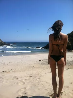 Emily Ratajkowski OnlyFans Leaked Free Thumbnail Picture - #8e8jYjRo7W