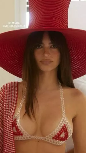 Emily Ratajkowski OnlyFans Leaked Free Thumbnail Picture - #8r32Rv94VO