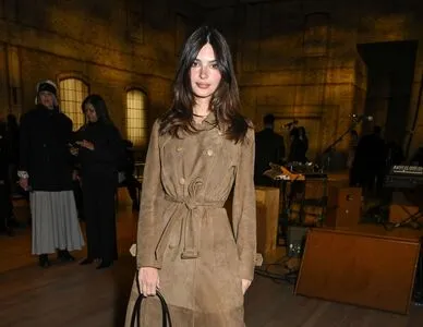 Emily Ratajkowski OnlyFans Leaked Free Thumbnail Picture - #8sTfB7pOd5