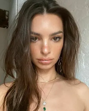 Emily Ratajkowski OnlyFans Leaked Free Thumbnail Picture - #9GWdrb4ir5