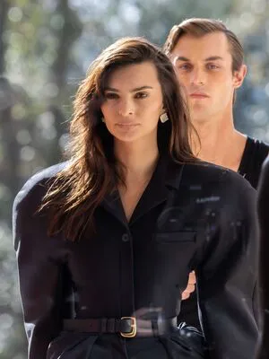 Emily Ratajkowski OnlyFans Leaked Free Thumbnail Picture - #9M2n1V1zMP