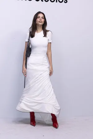 Emily Ratajkowski OnlyFans Leaked Free Thumbnail Picture - #9xPVCc95rC