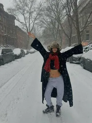 Emily Ratajkowski OnlyFans Leaked Free Thumbnail Picture - #9xTnJtU7Xm