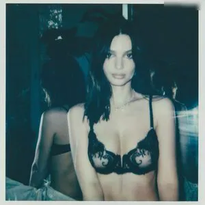 Emily Ratajkowski OnlyFans Leaked Free Thumbnail Picture - #A92TgZbBuQ