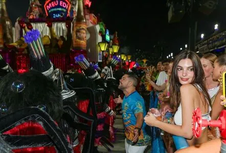 Emily Ratajkowski OnlyFans Leaked Free Thumbnail Picture - #AC3seJOw4K