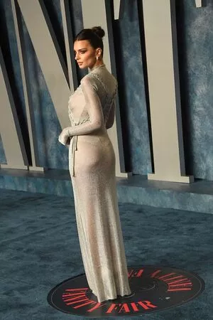 Emily Ratajkowski OnlyFans Leaked Free Thumbnail Picture - #ADtm8oSxdx