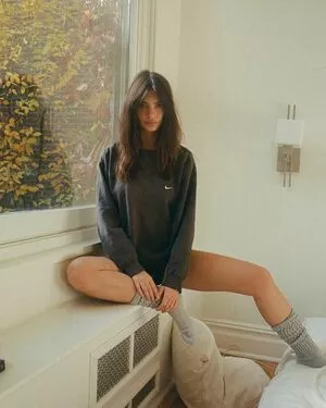 Emily Ratajkowski OnlyFans Leaked Free Thumbnail Picture - #AfywO9ucvN