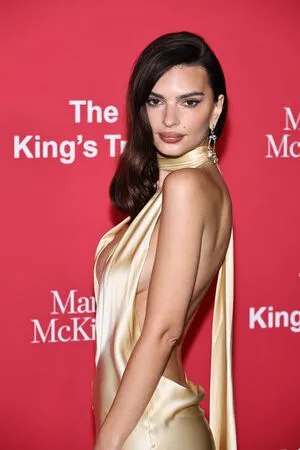 Emily Ratajkowski OnlyFans Leaked Free Thumbnail Picture - #AmqKzlum0M
