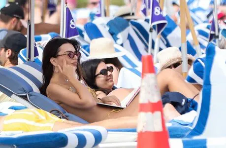 Emily Ratajkowski OnlyFans Leaked Free Thumbnail Picture - #ArAuoXx8c2