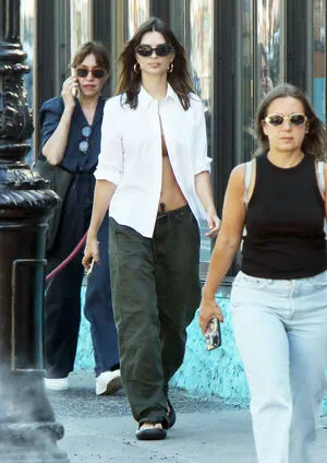 Emily Ratajkowski OnlyFans Leaked Free Thumbnail Picture - #B0DaJDfNaH