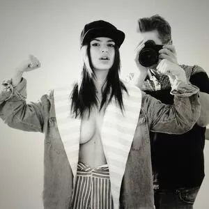 Emily Ratajkowski OnlyFans Leaked Free Thumbnail Picture - #B1lGjeLqup