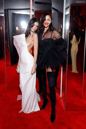 Emily Ratajkowski OnlyFans Leaked Free Thumbnail Picture - #CA3nizzn5I