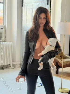 Emily Ratajkowski OnlyFans Leaked Free Thumbnail Picture - #CAN5R7hRIg