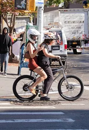 Emily Ratajkowski OnlyFans Leaked Free Thumbnail Picture - #CFlVJ1xVso